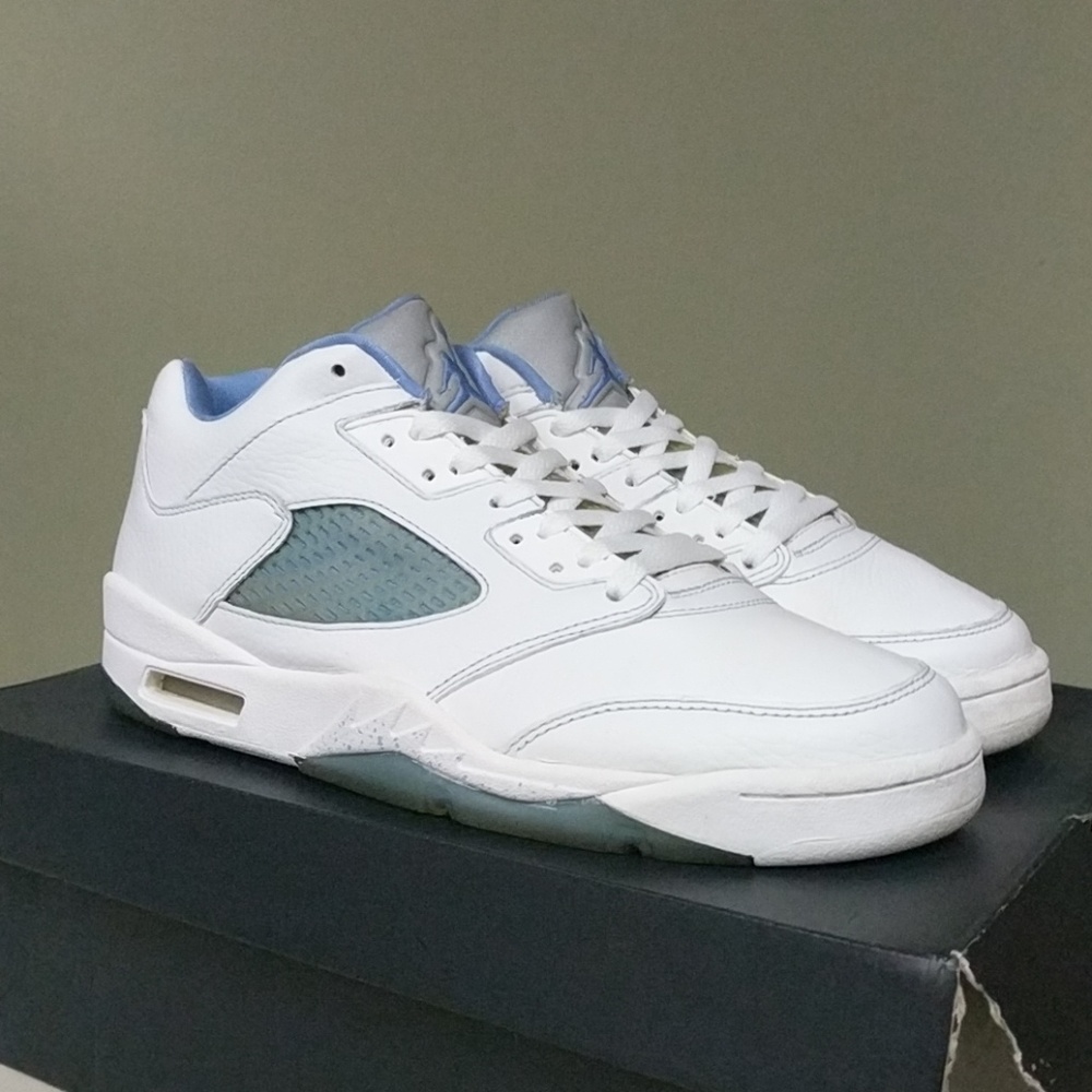 WMNS Jordan 5 Low "UNC"